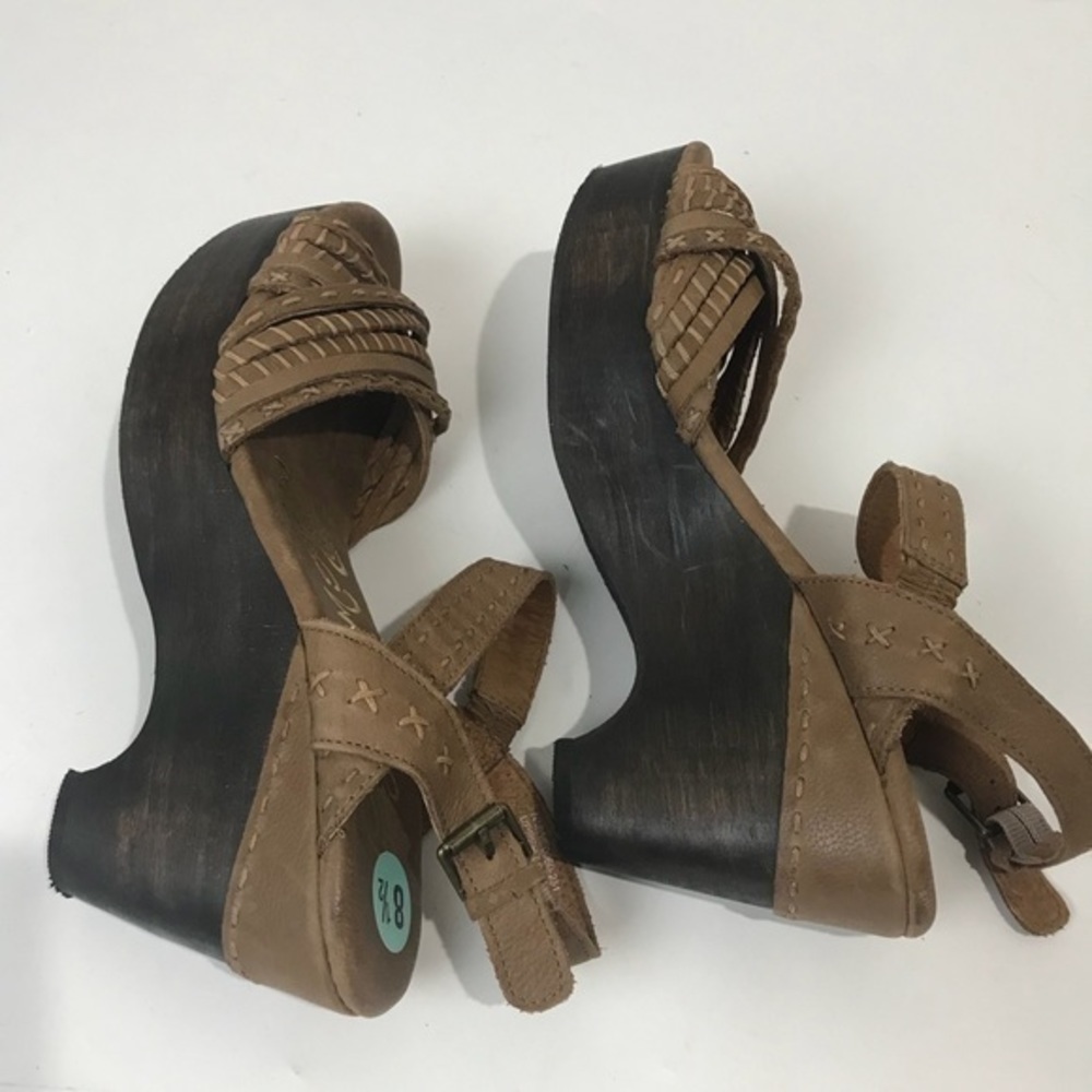 Naughty monkey Calla platform Size 8.5 - Picture 4 of 6